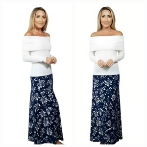 "Lipstik" (S) Like New! Pretty Floral Black & White With Side Slits …